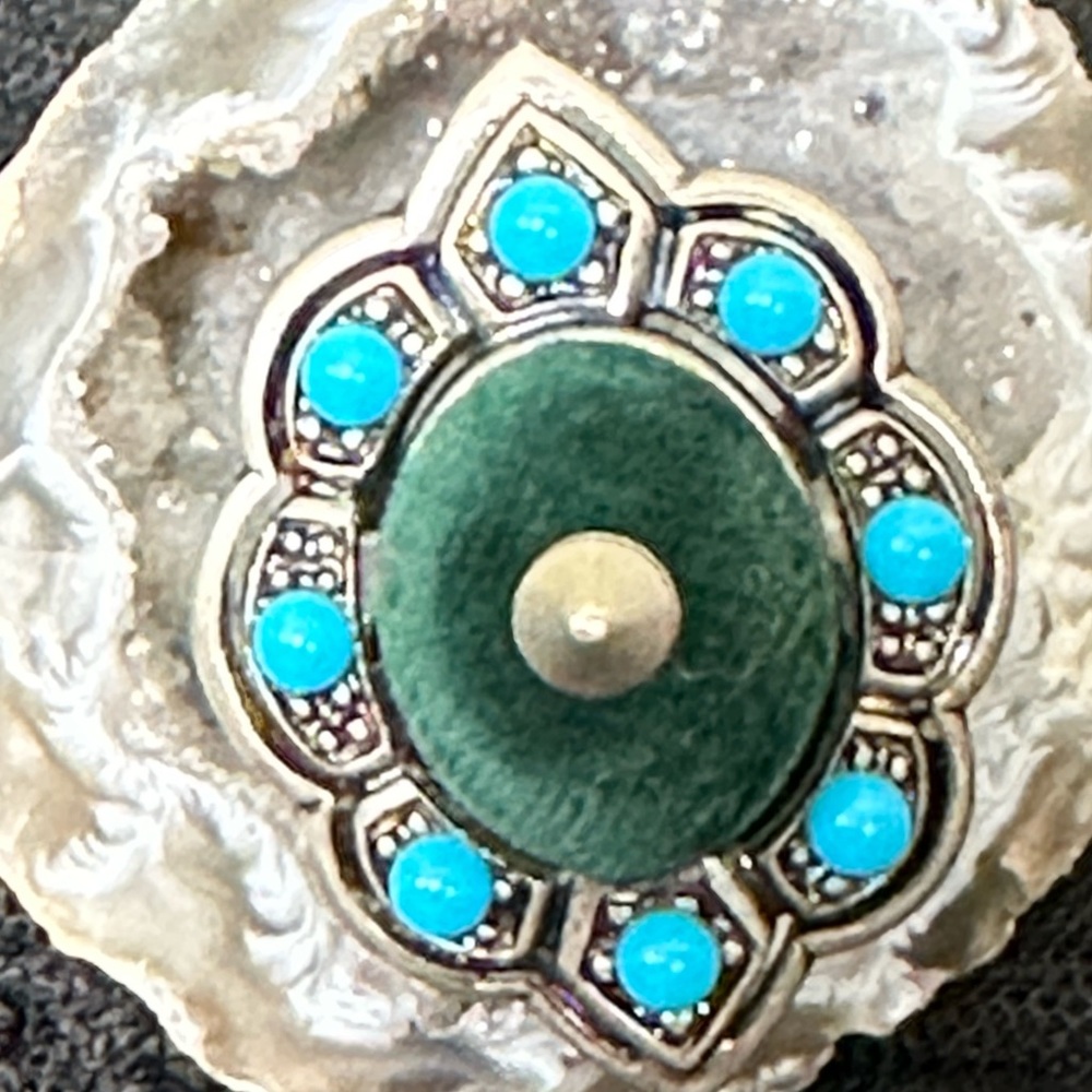 COPY - Gucci Velvet & Resin Spike Ring. Size 5 - Picture 6 of 7